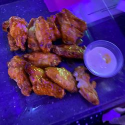 La La’s Sports Lounge - Mango habanero wings