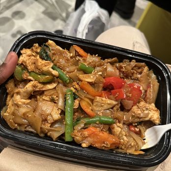 Chiangmai Diner - Pad Khee Mao - Thai Near Me - Brooklyn, New York