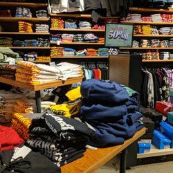 Zumiez - Picking up an online order!!!