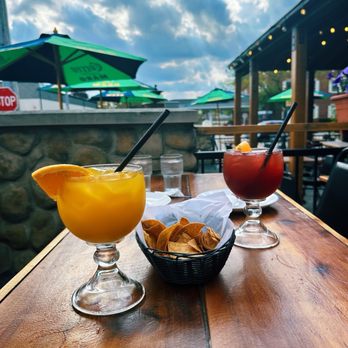 Las Fuentes Restaurant - Margaritas - Mexican Near Me - Morton Grove, Illinois