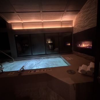 Sundara Inn and Spa - In room hot tub - Hotels Near Me - Wisconsin Dells, Wisconsin Sundara Inn and Spa - In room hot tub - Hotels Near Me - Wisconsin Dells, Wisconsin