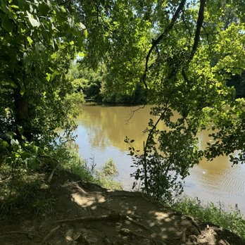 River Trail Nature Center - Beautiful scenery along the path. - Parks Near Me - Northbrook, Illinois