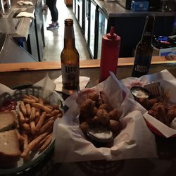 Clyde's Place - Good bar food at a decent price. When I pass through the area, I'll be sure to stop back in.