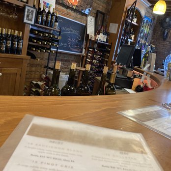 South Stage Cellars - Wine Tasting Room Near Me - Jacksonville, Oregon