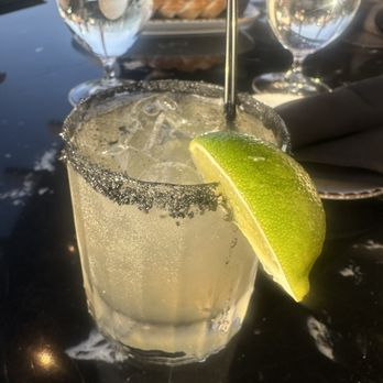 Topa Restaurant - Margarita - New American Near Me - Camarillo, California