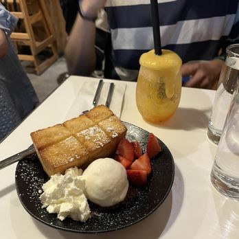 Spot Dessert Bar - Golden Toast - Desserts Near Me - Flushing, New York