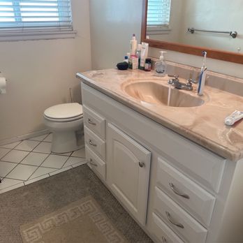 Plumbing Professionals - Old hallway bath - Plumbing Near Me