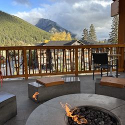 Moose Hotel & Suites - Rooftop area