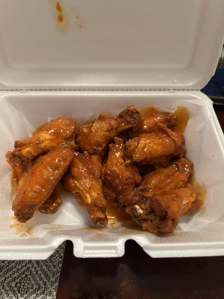Food from Who Dat Wings And More
