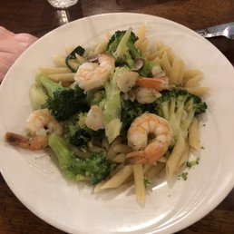 Penne with grilled shrimps, broccoli, oil and garlic Penne with grilled shrimps, broccoli, oil and garlic