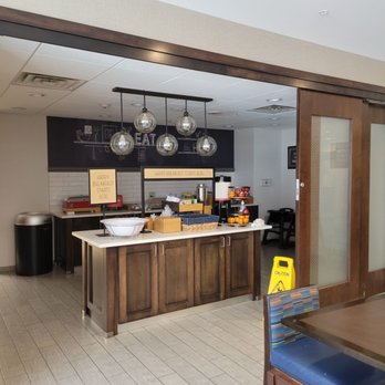 Hampton Inn Wetumpka - Breakfast area - Hotels Near Me - Wetumpka, Alabama Hampton Inn Wetumpka - Breakfast area - Hotels Near Me - Wetumpka, Alabama