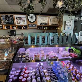 Carp Moon Cafe - Coffee & Tea Near Me - Carpinteria, California