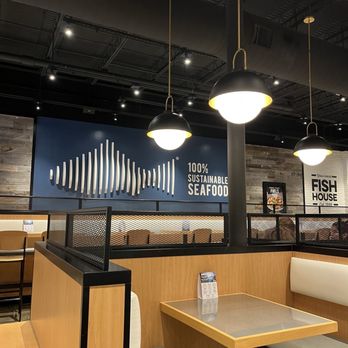 California Fish Grill - Interior - Seafood Near Me - Fairfax, Virginia