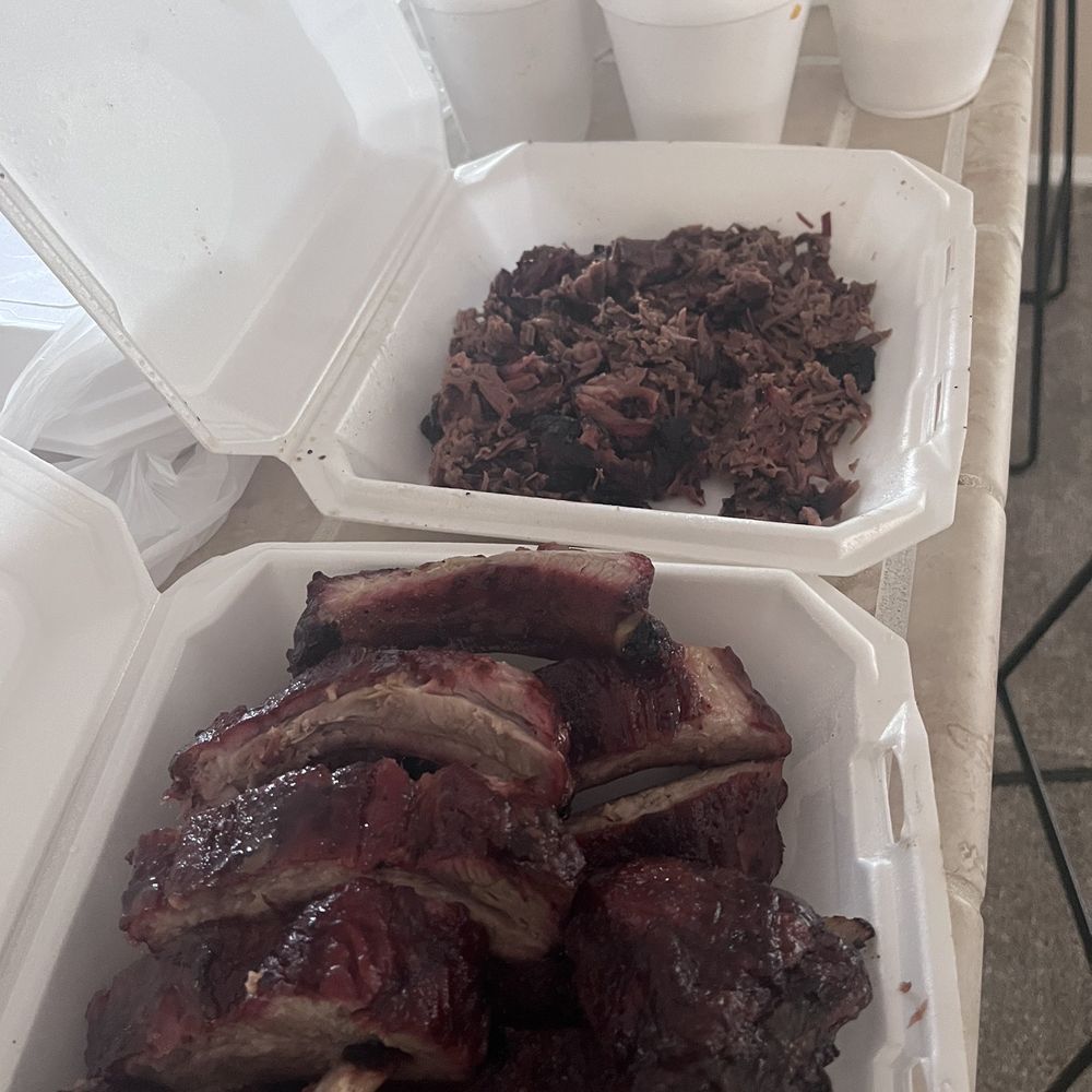 Hog Wild Bar-B-Que - Family meal feeds 4 - Barbeque Near Me - Placerville, California Hog Wild Bar-B-Que - Family meal feeds 4 - Barbeque Near Me - Placerville, California