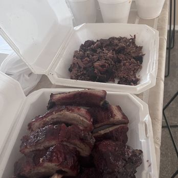 Hog Wild Bar-B-Que - Family meal feeds 4 - Barbeque Near Me - Placerville, California