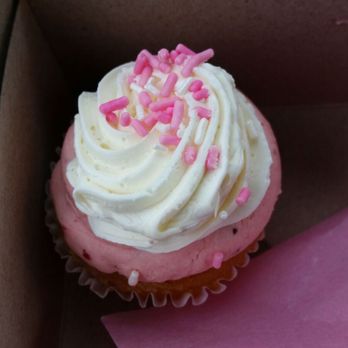 White Flower Cake Shoppe - Strawberry cupcake, don't recommend. - Bakeries Near Me - Woodmere, Ohio White Flower Cake Shoppe - Strawberry cupcake, don't recommend. - Bakeries Near Me - Woodmere, Ohio