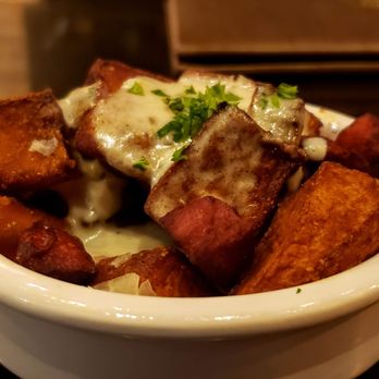 La Marcha Tapas Bar - Patatas con Queso y Chorizo - Spanish Near Me - Berkeley, California La Marcha Tapas Bar - Patatas con Queso y Chorizo - Spanish Near Me - Berkeley, California