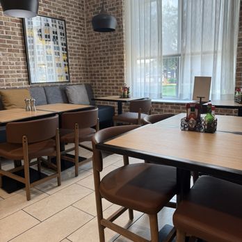 Hyatt Place Sumter / Downtown - Breakfast - Hotels Near Me - Sumter, South Carolina Hyatt Place Sumter / Downtown - Breakfast - Hotels Near Me - Sumter, South Carolina