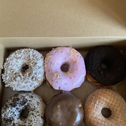 SuzyQ Doughnuts St. Laurent