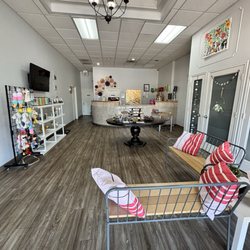 Lucky Dog Pet Retreat & Spa - Inside