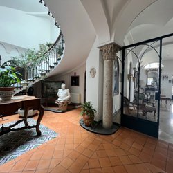 Hotel Residence - First floor (2nd for Americans)