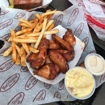 Moe's Original Bar B Que - Wing Platter with Jalapeño Cheese Grits, Fries, and a extra side of Ribs - Barbeque Near Me - Tuscaloosa, Alabama