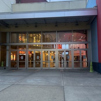 Cinemark Orlando and XD - Cinema Near Me - Orlando, Florida