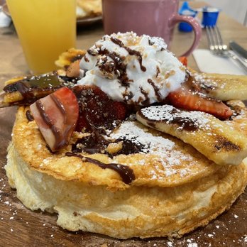 Aloha Kitchen - Nutella Soufflé pancakes - Breakfast & Brunch Near Me - Honolulu, Hawaii
