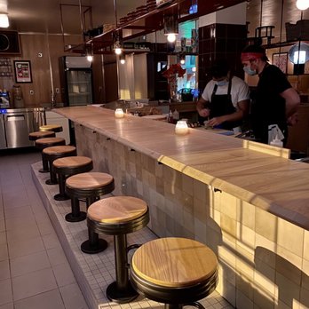 Restaurant Fleurs et Cadeaux - Classic bar! - Japanese Near Me - Montreal, Quebec