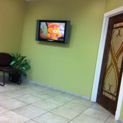 Dental Walk In Clinic of Tampa Bay - Barren but sufficient waiting room