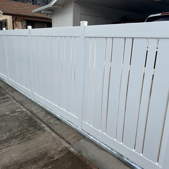 Mike's Fencing - White alternating picket slide gate - Fences & Gates Near Me Mike's Fencing - White alternating picket slide gate - Fences & Gates Near Me