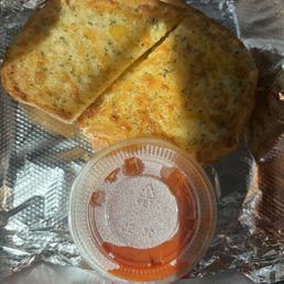 Cheesy garlic bread Cheesy garlic bread