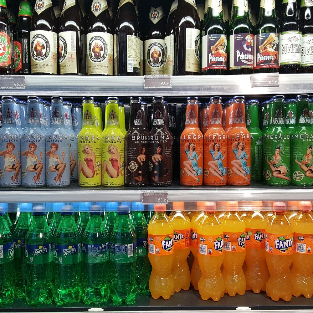C. Coffee Lovers - A cooler filled with beer, sodas, waters...oh my (11/23/17)! #Venice #Italy #Airports #DrinkPics - Bakeries Near Me - Venezia, VE