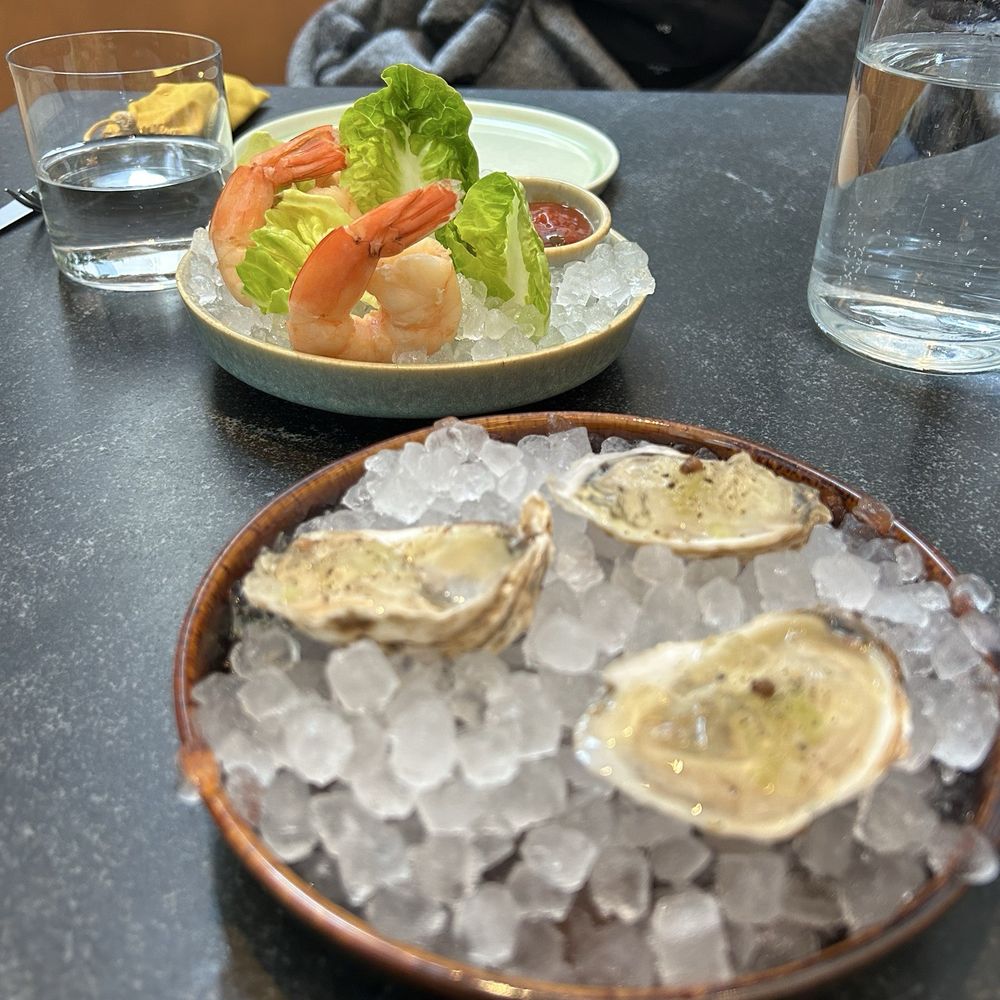 Crown Shy - Oysters & Spiced Shrimp - New American Near Me - New York, New York