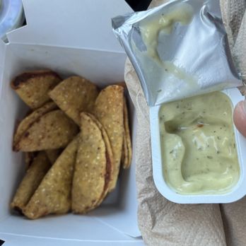 Jack in the Box - The avocado sauce was an unappetizing vomitrocious green - Fast Food Near Me - Lost Hills, California Jack in the Box - The avocado sauce was an unappetizing vomitrocious green - Fast Food Near Me - Lost Hills, California