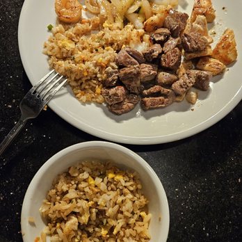 Benihana - Trio - steak, shrimp and chicken with fried rice - Sushi Bars Near Me - Chicago, Illinois