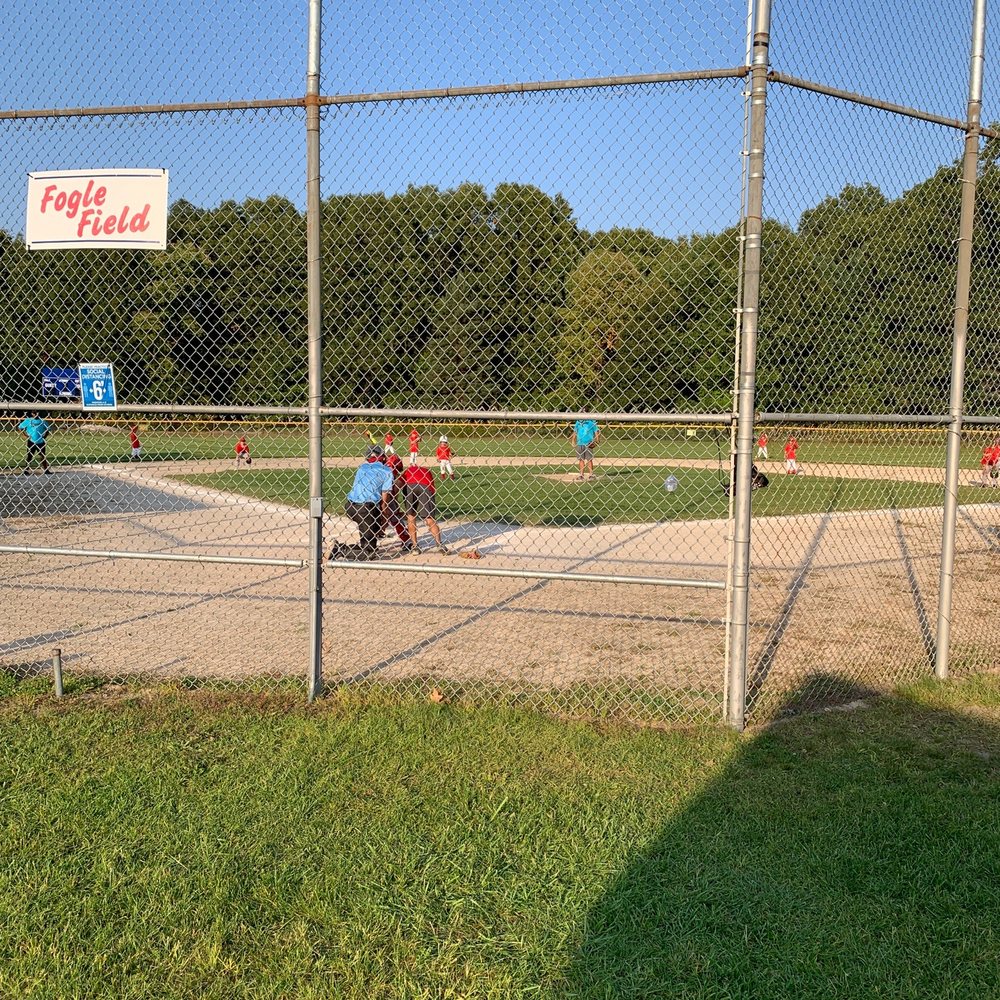 Maple Glen Park - Little league game - Parks Near Me - Commerce Charter Township, Michigan Maple Glen Park - Little league game - Parks Near Me - Commerce Charter Township, Michigan