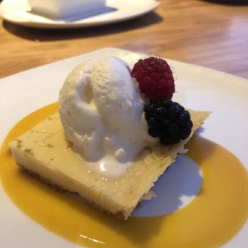 Silo Terrace Oyster Bar - Key lime pie - Cocktail Bars Near Me - San Antonio, Texas