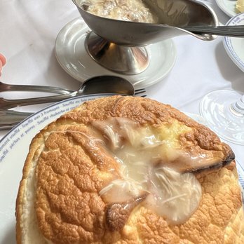 Le Soufflé - Chicken and mushroom souffle. Excellent. - French Near Me - Paris, 75 Le Soufflé - Chicken and mushroom souffle. Excellent. - French Near Me - Paris, 75