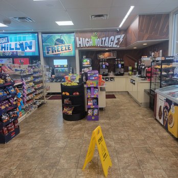 ARCO - Inside - Gas Stations Near Me - Williams, California