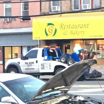 AutoZone - Con men stealing from innocent people $225 if you park here for x2 min employees are part of it - Auto Parts & Supplies Near Me - South Ozone Park, New York AutoZone - Con men stealing from innocent people $225 if you park here for x2 min employees are part of it - Auto Parts & Supplies Near Me - South Ozone Park, New York