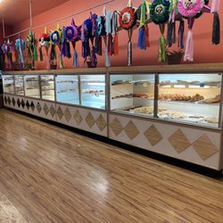 Panaderia Acambaro Gto - Baked goods cabinet