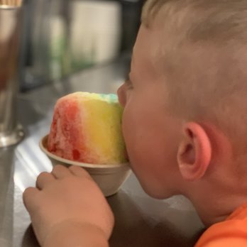 Breakwall Shave Ice - Rainbow shave ice - Shaved Ice Near Me - Lahaina, Hawaii