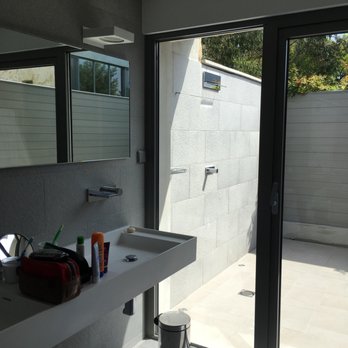 Sezz Saint-Tropez - Outdoor shower...with direct sunlight - Hotels Near Me - Saint-Tropez, 83