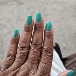 Zen Nails Studio - 2 week old polish.  Thumb nail cracked???
