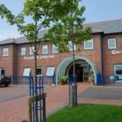 Cymyran Hotel