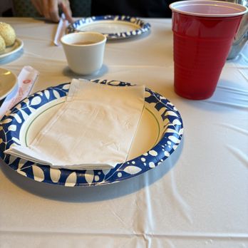 Cafe Anh Hong - Red Solo cup and flimsy paper plate says it all. - Dim Sum Near Me - Sandy, Utah