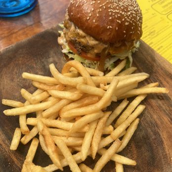 Cafe on 27 - Beef burger - Breakfast & Brunch Near Me - Topanga, California Cafe on 27 - Beef burger - Breakfast & Brunch Near Me - Topanga, California