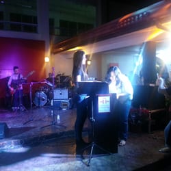 La Noche de los Libros - A jazz band keeps participants entertained