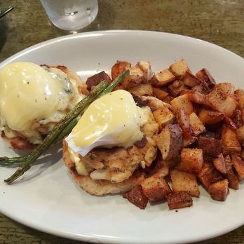 Sweet Ps - Crab cake benedict - Cocktail Bars Near Me - Richmond, Virginia